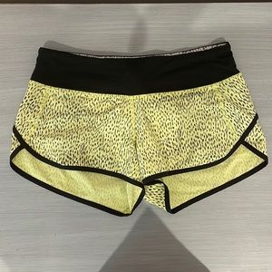 Lululemon Speed Up Low-Rise Lined Shorts (size 4)